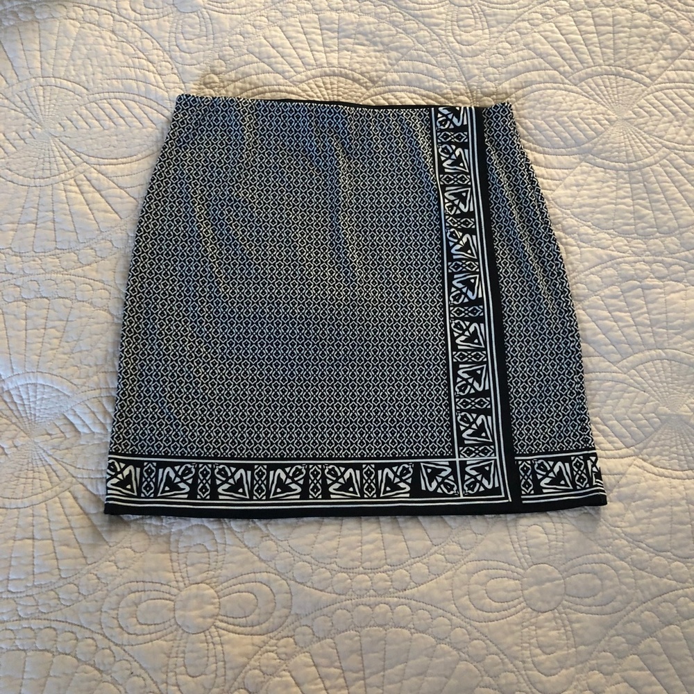Faux Wrap Skirt Stretch Size L Black and White